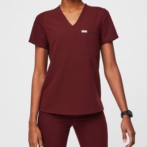 Figs Catarina™ One-Pocket Scrub Top- Burgundy